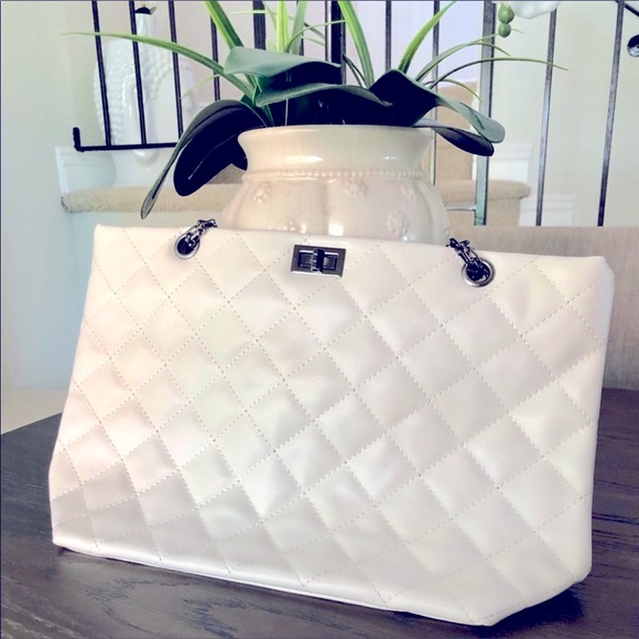 NEW Listing! White Quilted Faux Leather Tote - Picture 3 of 10